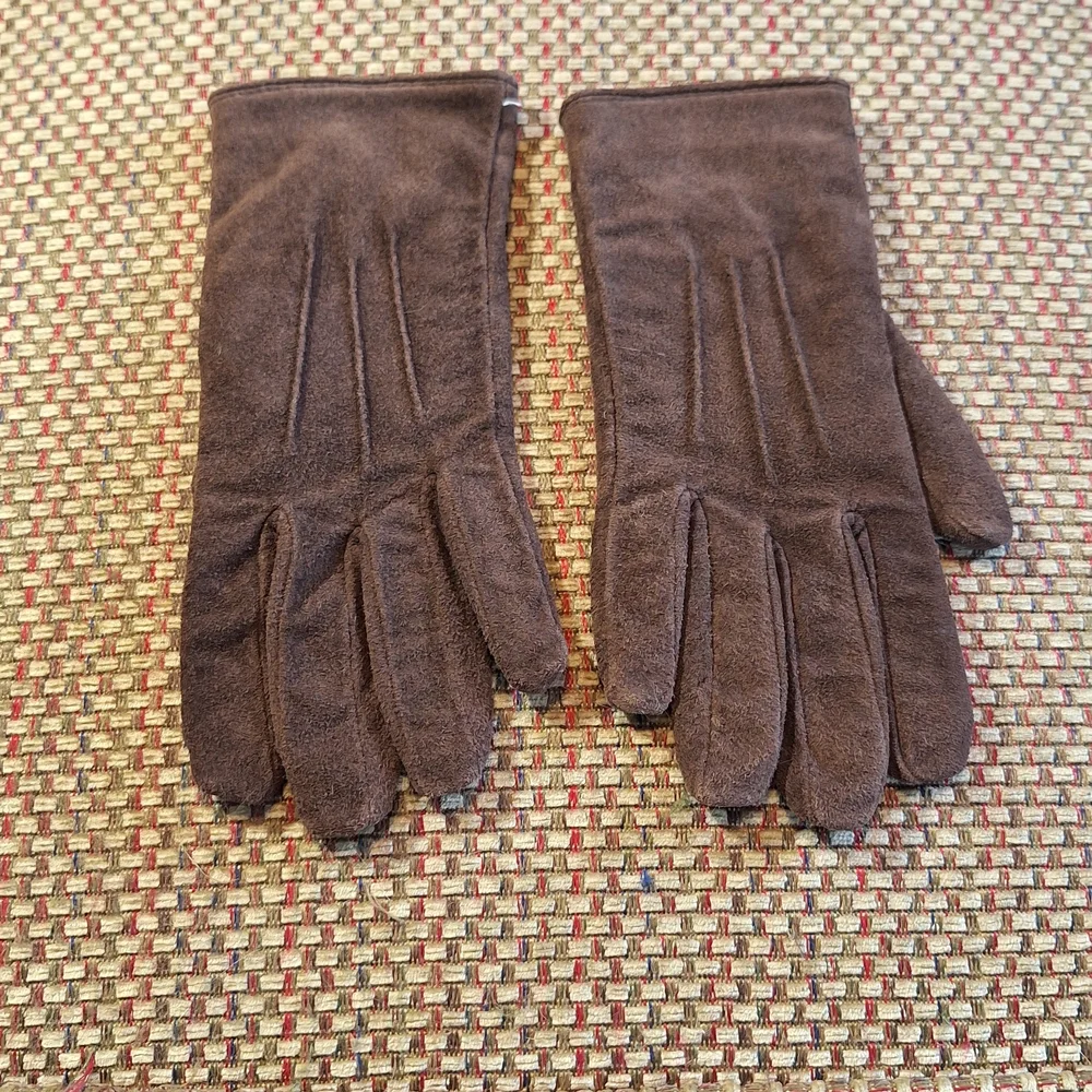 Isotoner Dark Brown Women's Suede Gloves